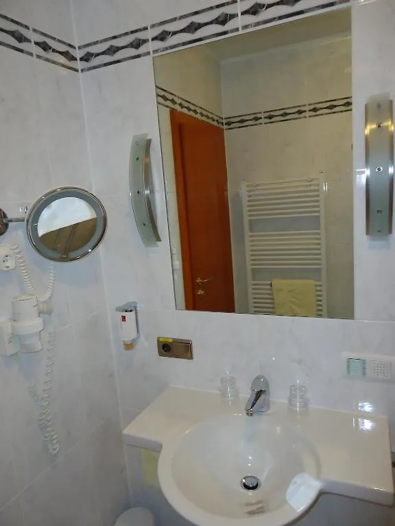 ****  Hotel De La Station Scheidgen Luxembourg